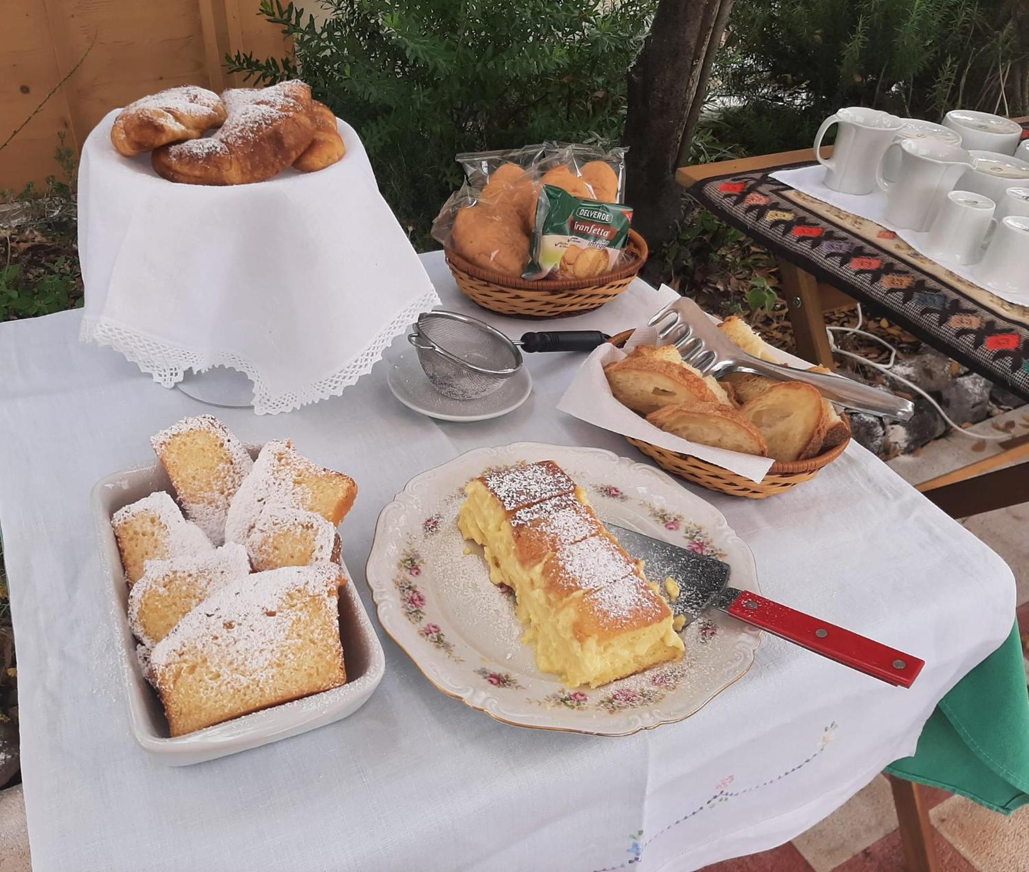 B&B Il Giardino Del Barone Pozzomaggiore Zewnętrze zdjęcie